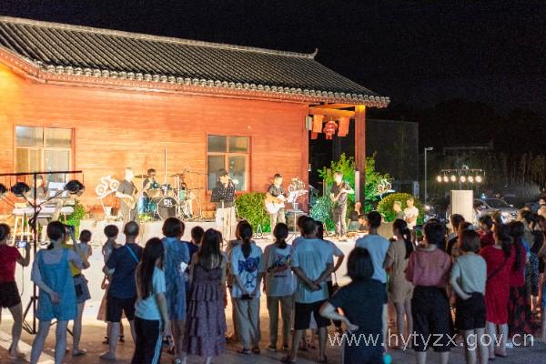 南岳乡村音乐会民进人展风采.jpg