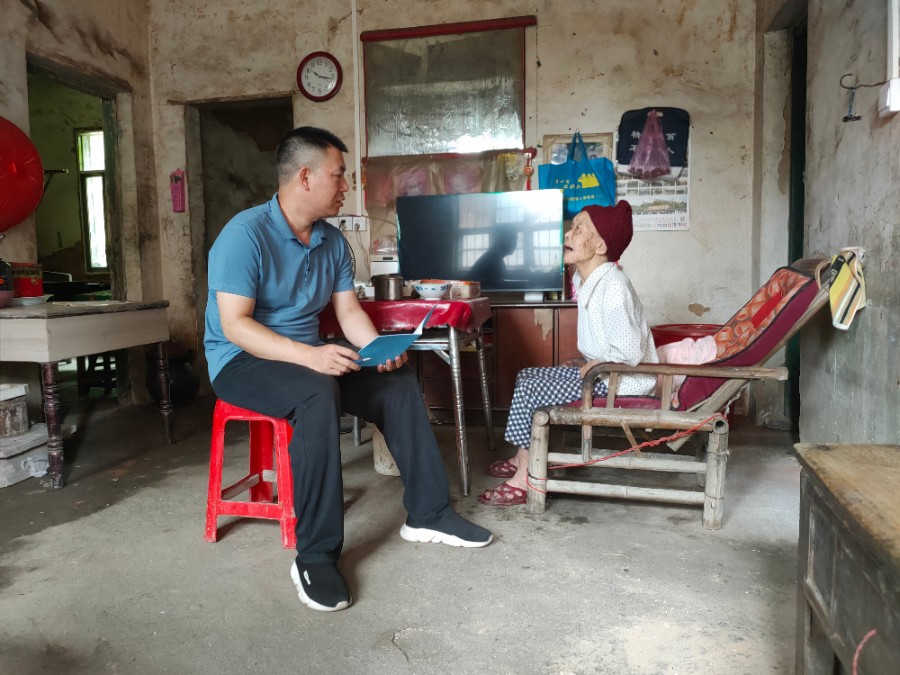 走访周涛.jpg